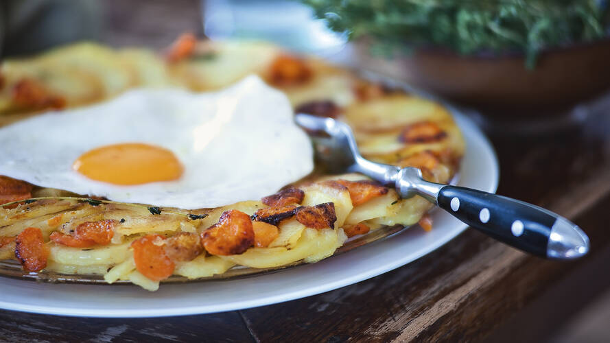 Scheibenrösti mit Spiegeleiern